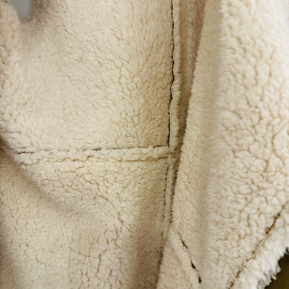 Super Cute and Fuzzy Open Front Vest - faux suede and shearling - Picture 3 of 3
